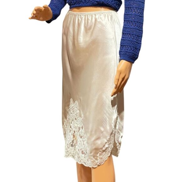 Vintage Cream Lace Trimmed Half Slip Skirt - Picture 9 of 12